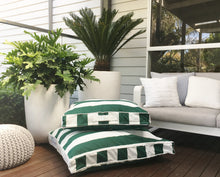 THE HAMPTONS DESIGNER DOG BED - GREEN - Pet Pouch