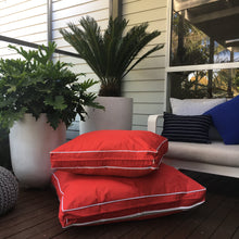 WATERPROOF DESIGNER DOG BED - RED - Pet Pouch